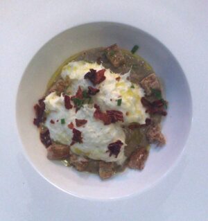 Baccalà mantecato su vellutata di lenticchie
